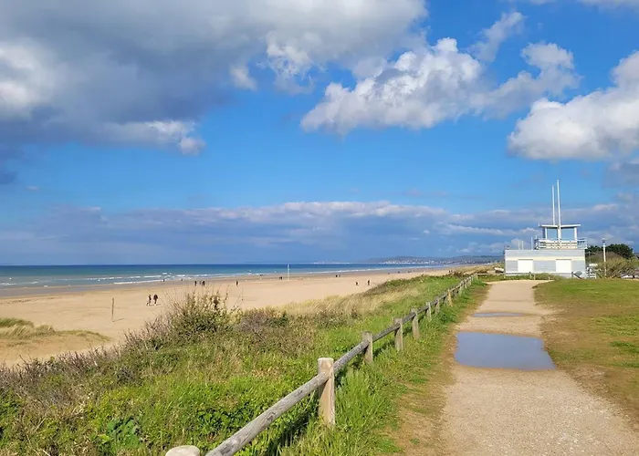 T2 A 300m De La En Normandie - Balcon, Parking Et Local Velo Inclus - Fr-1-788-21 * Varaville