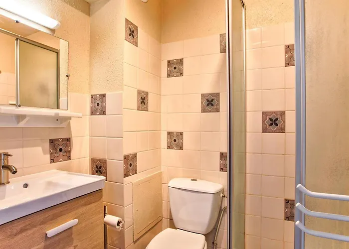 T2 A 300m De La En Normandie - Balcon, Parking Et Local Velo Inclus - Fr-1-788-21